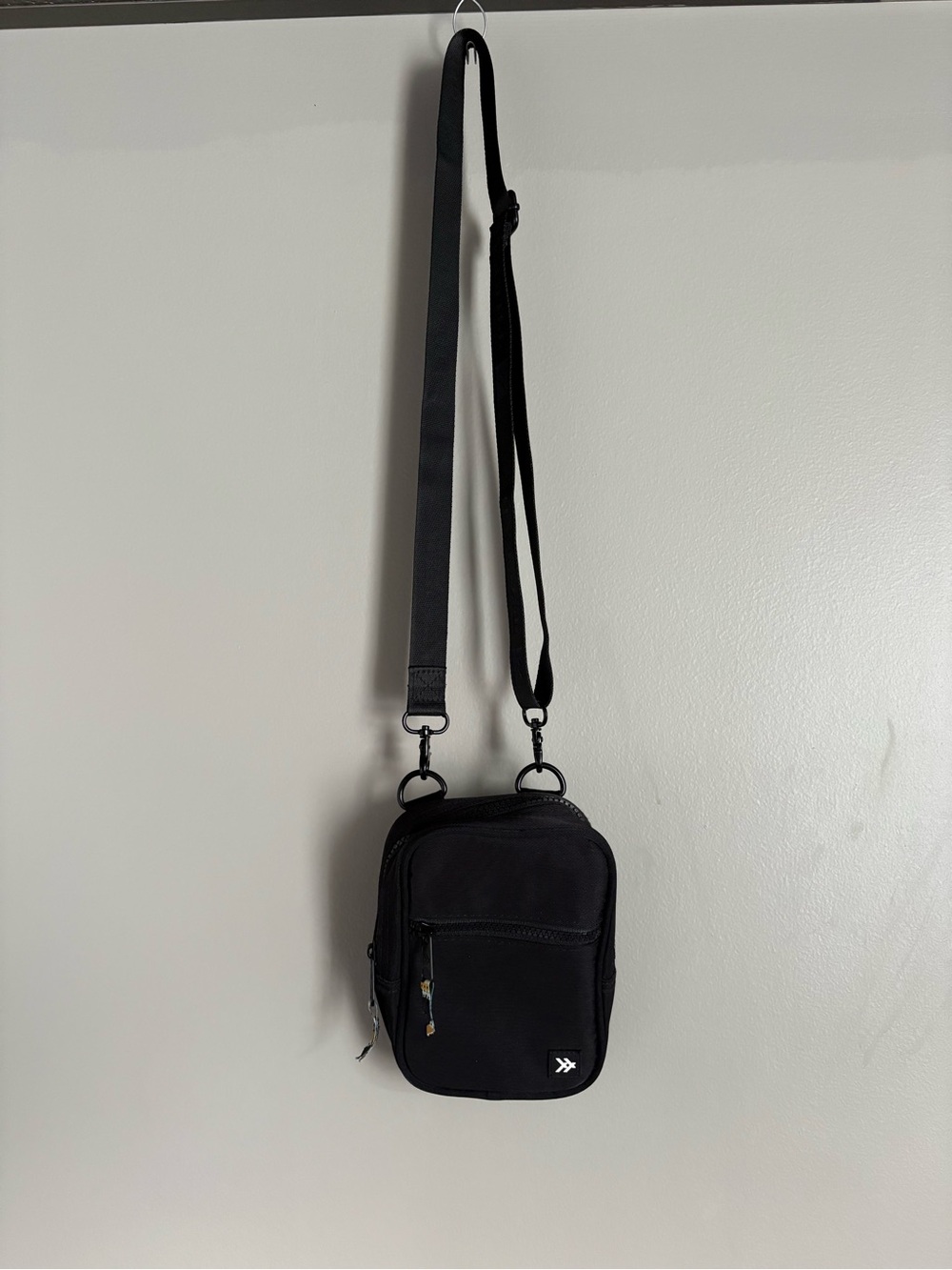 Everyday Black Crossbody Bag with Front Zip Pocket